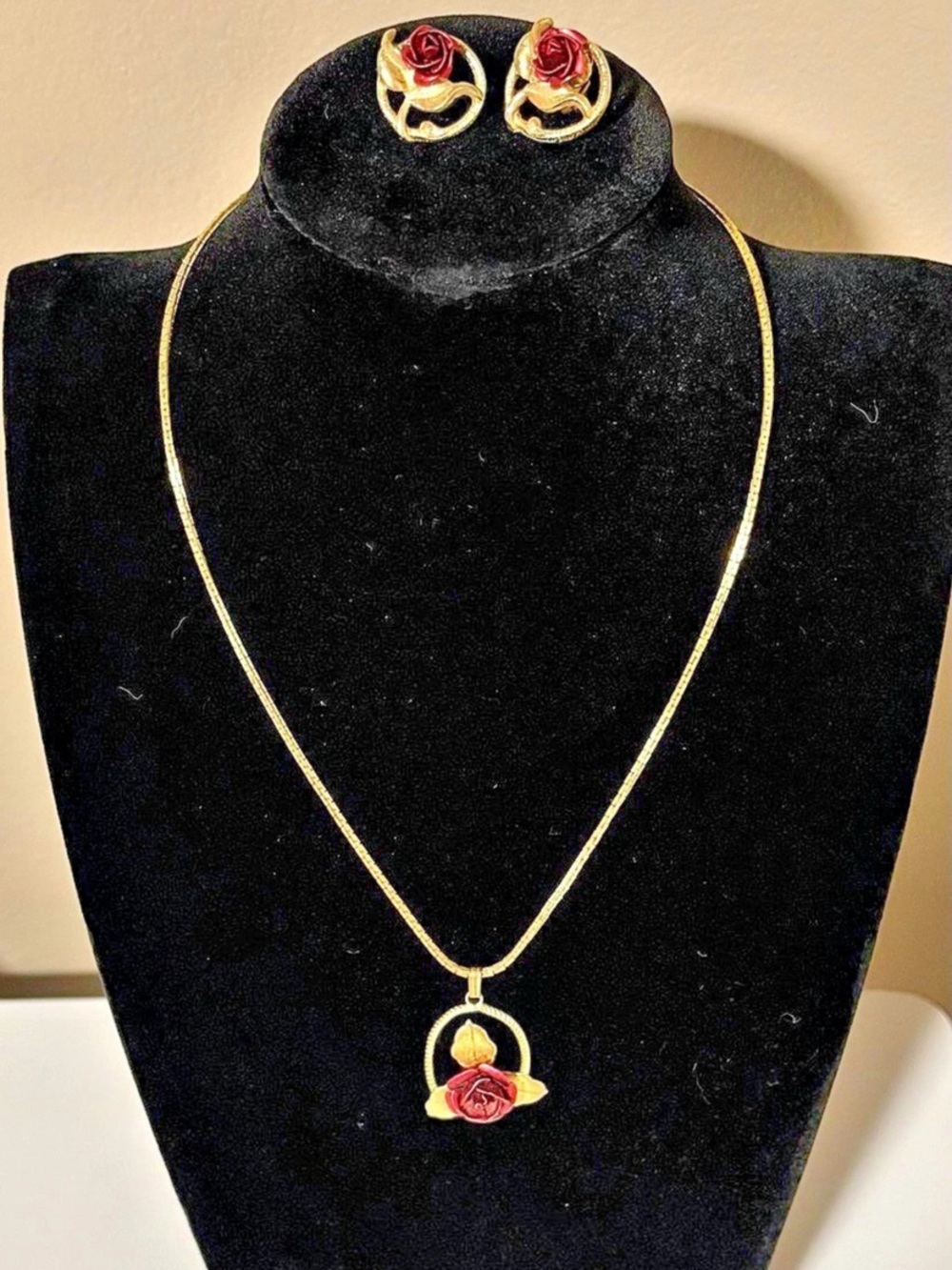 Vintage Rose Pendant Necklace & Earrings Gold Tone Red